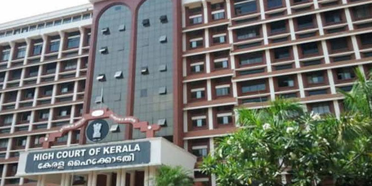 ഉത്തരേന്ത്യൻ പെൺകുട്ടിയെ പീഡിപ്പിച്ച കേസ് ; കൈക്കൂലി ആവശ്യപ്പെട്ട എ.എസ്.ഐക്കെതിരെ കോടതി