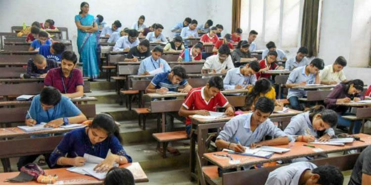 പ്ലസ് വൺ – വി.എച്ച്.എസ്.ഇ ഇംപ്രൂവ്മെൻറ് പരീക്ഷ നടത്താൻ അനുമതി