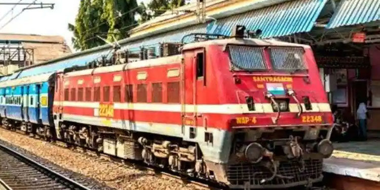 ഇളവുകൾ വെട്ടിക്കുറച്ച് റെയിൽവേ ; മുതിർന്ന പൗരൻമാരടക്കം ഇനി ഫുൾ ചാർജ് കൊടുക്കണം