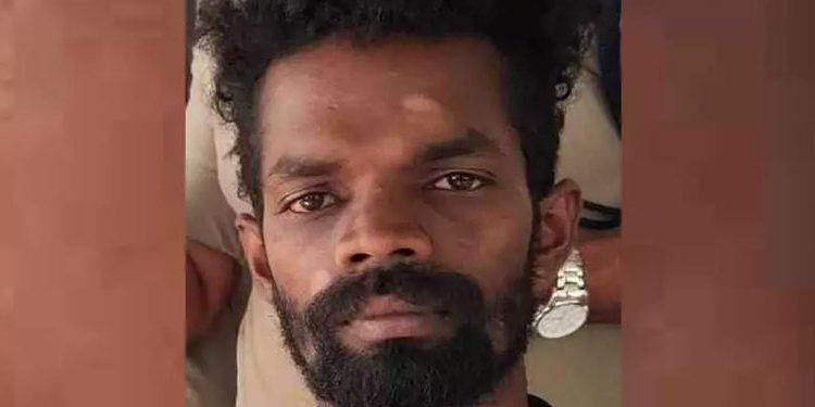 മകന്‍റെ അടിയേറ്റ് തലയോട്ടി പിളർന്ന് അച്ഛൻ മരിച്ചു