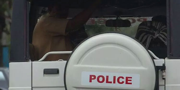 കോവിഡ് നിയന്ത്രണം ലംഘിച്ച് ക്ഷേത്രോത്സവം ; ഭാരവാഹികൾക്കെതിരെ കേസ്