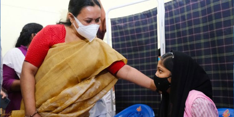 നാളെ മുതല്‍ കൂടുതല്‍ സ്‌കൂളുകളില്‍ വാക്സിനേഷന്‍ : ആരോഗ്യമന്ത്രി വീണാ ജോര്‍ജ്