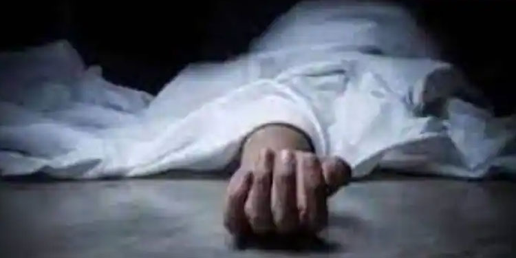 മലപ്പുറത്ത് ആദിവാസി വൃദ്ധനെ കാട്ടാന ചവിട്ടിക്കൊന്നു ;  മൃതദേഹത്തിന് ചുറ്റും ആനക്കൂട്ടം തമ്പടിച്ചിരിക്കുന്നു