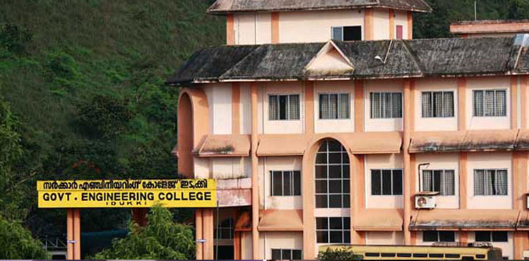 എസ്എഫ്ഐ വിദ്യാര്‍ത്ഥിയുടെ മരണം ;  പിന്നില്‍ യൂത്ത് കോണ്‍ഗ്രസെന്ന് ആരോപണം