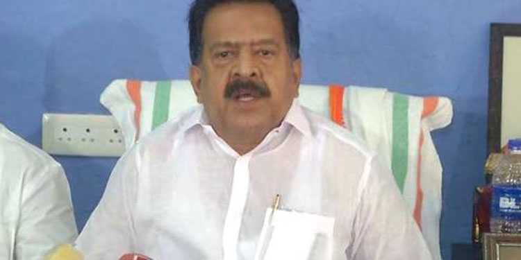 സിപിഐ മന്ത്രിമാർ മൗനത്തിൽ ; ചികിത്സ കഴിഞ്ഞ് മുഖ്യമന്ത്രി യുഎഇയിൽ നിൽക്കുന്നത് ശരിയല്ല : രമേശ് ചെന്നിത്തല