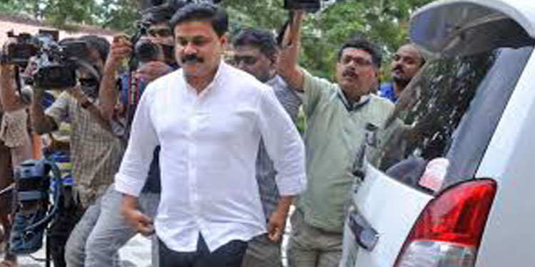 ദിലീപിന് നിർണായക മണിക്കൂറുകൾ ; മുൻകൂർ ജാമ്യാപേക്ഷയിൽ വിധി ഉച്ചയോടെ ; തള്ളിയാൽ അറസ്റ്റ് ?