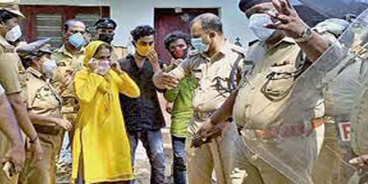 പീഡിപ്പിച്ച കാര്യം അമ്മയോട് പറയുമെന്ന് കുട്ടി – പിന്നാലെ കൊലപാതകം ; പീഡനത്തിനും കേസെടുത്തു