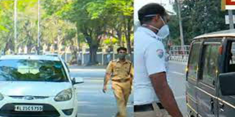 കൊവിഡ് നിയന്ത്രണം; പരിശോധനകള്‍ കര്‍ശനമാക്കി പോലീസ് ; അവശ്യ സര്‍വീസുകള്‍ക്ക് മാത്രം അനുമതി