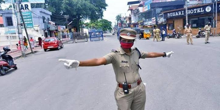 സംസ്ഥാനത്ത് കൊവിഡ് അതിരൂക്ഷം : ടിപിആര്‍ ഉയര്‍ന്ന നിരക്കില്‍ ; നാളെ അവശ്യ സര്‍വീസ് മാത്രം