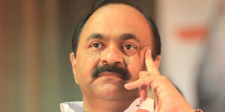 ‘ തട്ടിക്കൂട്ട് , അശാസ്ത്രീയം , അപൂര്‍ണ്ണം ‘ ;  3700 പേജുകളും യുഡിഎഫ് പഠിക്കുമെന്ന് സതീശൻ
