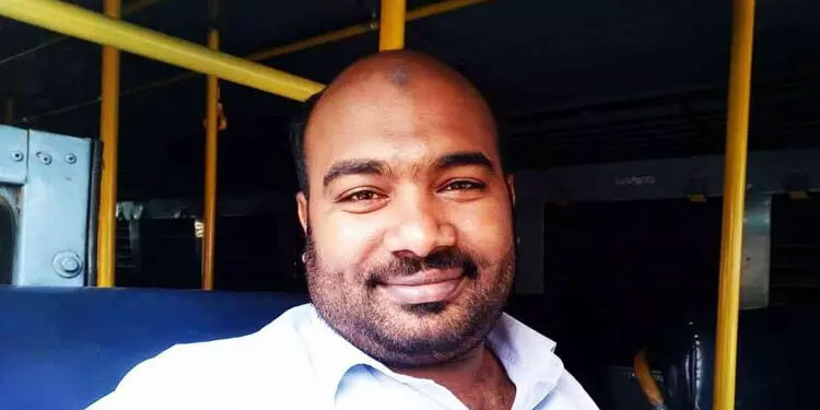 കണ്ടക്ടർ സിയാദ് ഇനി കെ.എസ്.ആർ.ടി.സി ബസും ഓടിക്കും ;  സംസ്ഥാനത്തെ ആദ്യ കണ്ടക്ടർ കം ഡ്രൈവർ