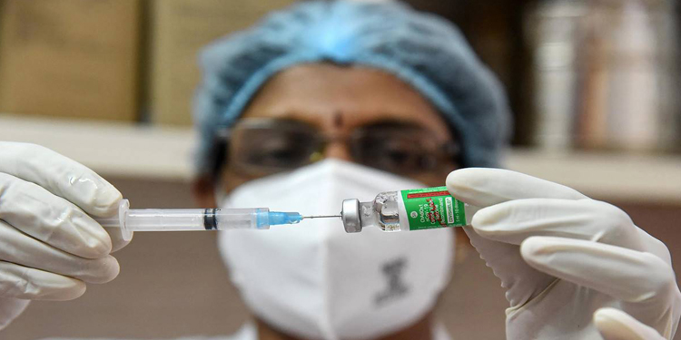 ഒമിക്രോണിനെതിരെ കോവിഷീല്‍ഡ് ഫലപ്രദമെന്ന് പഠനം