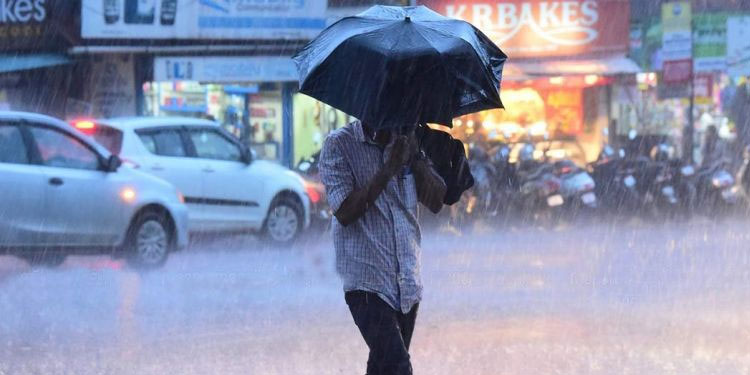 അടുത്ത മണിക്കൂറുകളിൽ 6 ജില്ലകളിൽ ഇടിയോട് കൂടിയ മഴക്ക് സാധ്യത