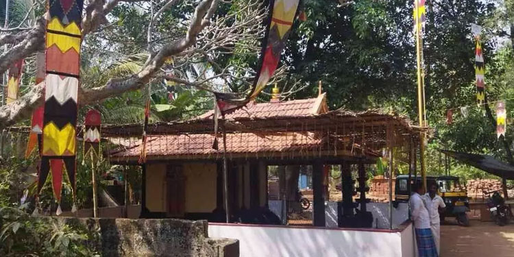 മതസൗഹാർദത്തിന് മാതൃകയായി വീണ്ടും മലപ്പുറം ;  മുസ്‍ലിം സഹോദരന്റെ മരണത്തെ തുടർന്ന് ക്ഷേ​ത്രോത്സവം മാറ്റി