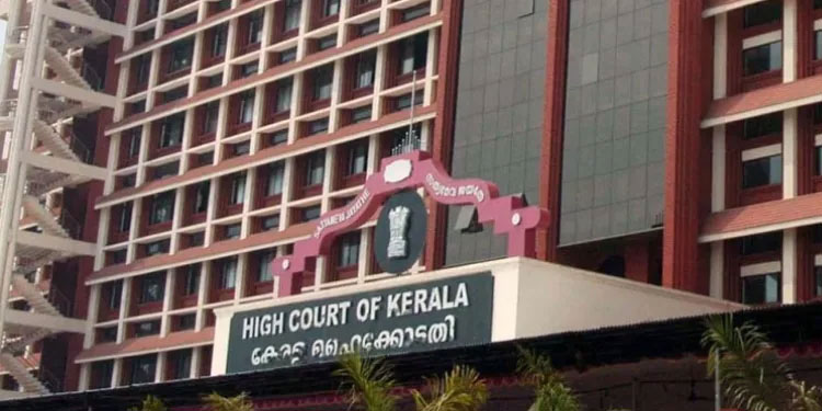 ഗ്യാസ് ഏജന്‍സി ഉടമയുടെ കൊലപാതകം ; ഭാര്യ അടക്കമുള്ള പ്രതികളെ ഹൈക്കോടതി വെറുതെവിട്ടു