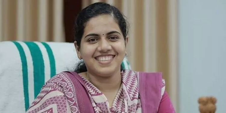 ‘ എന്റെ നഗരത്തിൽ ഇനിയെന്തൊക്കെ വേണം ‘ ; അഭിപ്രായംതേടി ആര്യാ രാജേന്ദ്രൻ
