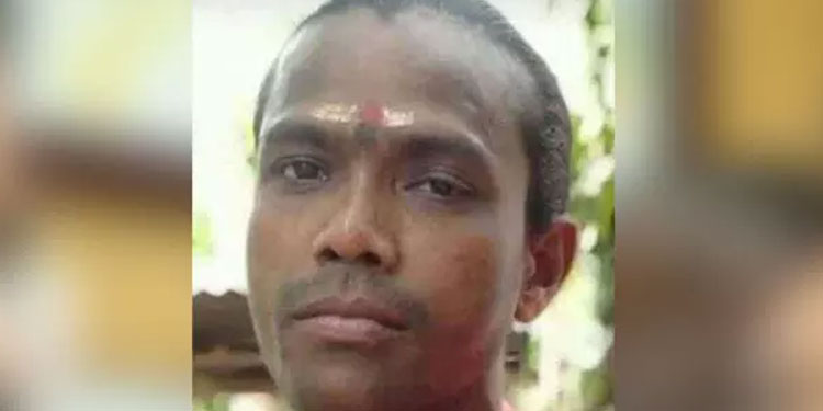 തെയ്യം കലാകാരൻ ദുരൂഹ സാഹചര്യത്തിൽ മരിച്ച നിലയിൽ ;  മൃതദേഹത്തിൽ പരിക്ക് , സമീപം രക്തക്കറ