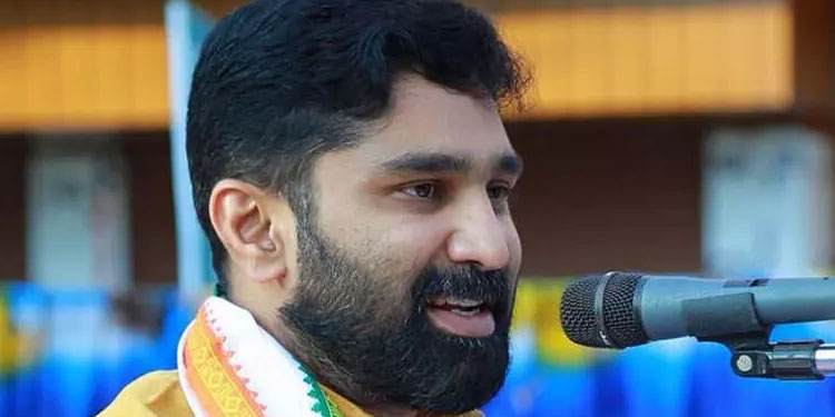 പ്രതിപക്ഷം എങ്ങനെ പ്രവർത്തിക്കണമെന്ന് ആർ.എസ്.എസ് ഏജൻറായ ഗവർണർ ഉപദേശിക്കേണ്ട –   വി.ടി. ബൽറാം