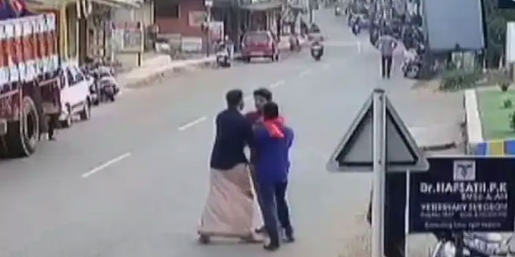 മാതമംഗലത്ത് വീണ്ടും സംഘർഷം :  ലീഗിന്റെ പ്രകടനത്തിലേക്ക് സിഐടിയു ഇരച്ചുകയറി