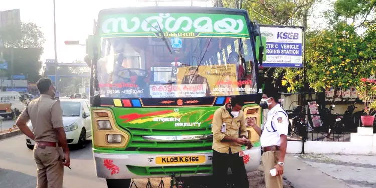 നിയമലംഘനം : 56 സ്വകാര്യ ബസുകൾക്കെതിരെ നടപടി