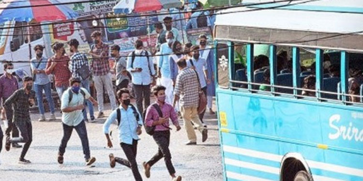 വിദ്യാര്‍ഥികളോട് വിവേചനം :  സ്വകാര്യ ബസ് ജീവനക്കാരുടെ ലൈസന്‍സും പെര്‍മിറ്റും റദ്ദ് ചെയ്യണം – ബാലാവകാശ കമീഷന്‍