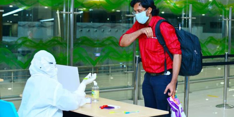 കേരളത്തില്‍ നിന്ന് വരുന്നവര്‍ക്ക് ഇനി കര്‍ണാടകയില്‍ ആര്‍ടിപിസിആര്‍ ഫലം വേണ്ട