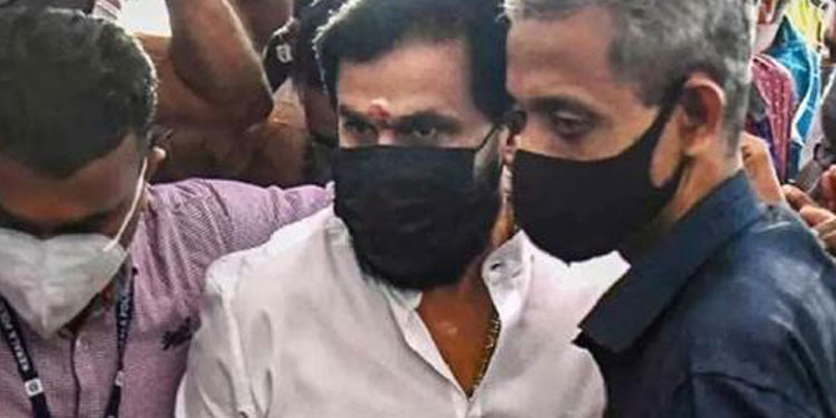 തെളിവുകൾ വിശ്വാസയോഗ്യമല്ല , കെട്ടിച്ചമച്ചത് ;  എഫ്.ഐ.ആർ റദ്ദാക്കണമെന്ന് ആവശ്യപ്പെട്ട് പ്രതിഭാഗം നാളെ ഹർജി നൽകും