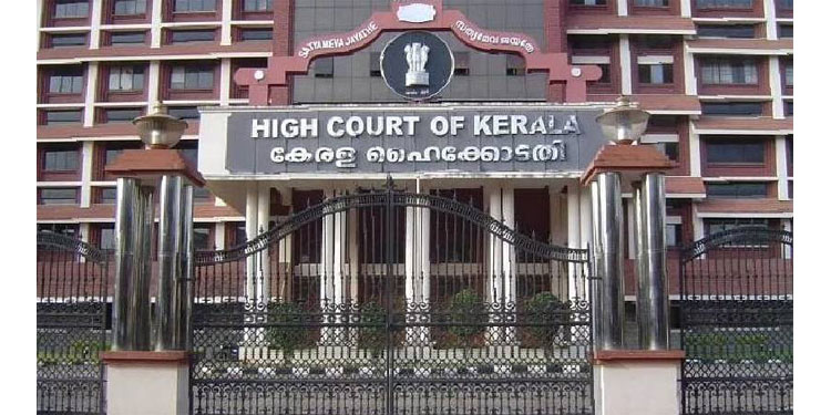 കൊവിഡ് മാനദണ്ഡം പാലിക്കാതെ പാര്‍ട്ടി സമ്മേളനങ്ങള്‍ : ഹര്‍ജി തള്ളി