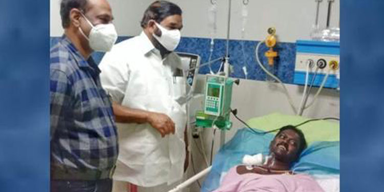 വാവ സുരേഷ് കാണണമെന്ന് അറിയിച്ചു ; ഓടിയെത്തി മന്ത്രി വാസവൻ ; ഒപ്പം കുറച്ച് നിർദ്ദേശവും