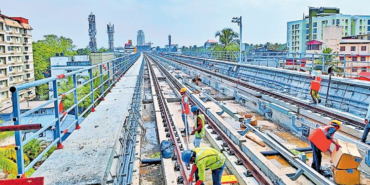 രാജനഗരിയുടെ ആകാശപാതയിലേക്കു മെട്രോ ; കെഎംആർഎൽ സ്വന്തമായി ചെയ്ത ജോലി – ഇത് ആഹ്ലാദ നിമിഷം