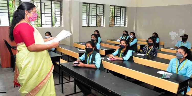 രണ്ട് വർഷത്തിന് ശേഷം സ്‌കൂളുകൾ പൂർണമായി തുറന്നു ; 47 ലക്ഷത്തോളം കുട്ടികൾ ക്ലാസിലേക്ക്