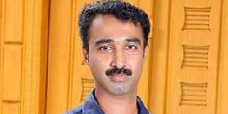 ടിക്കറ്റ് ഇല്ലാത്തത് ചോദ്യം ചെയ്തു ; തൃശൂരിൽ ടിക്കറ്റ് എക്സാമിനർക്ക് അതിഥി തൊഴിലാളികളുടെ ക്രൂര മർദ്ദനം