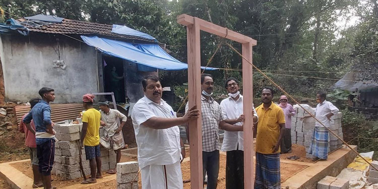 കെ.എം മാണിയുടെ സ്മരണയ്ക്കായി ചന്ദ്രൻനായർക്കൊരു വീട് :  തോമസ് കുട്ടി വട്ടയ്ക്കാടിനിത്  ഗുരു ദക്ഷിണ
