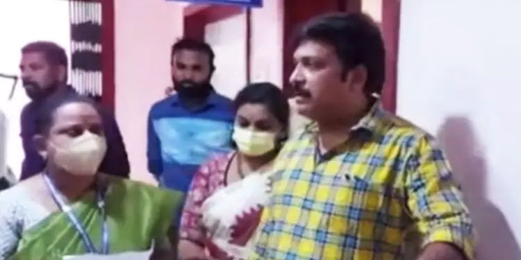 ‘ ശുചിമുറിയുടെ ടൈൽ പൊട്ടിയതിന് ഡോക്ടർ ഉത്തരവാദിയല്ല ‘ ; ഗണേഷ് കുമാറിനെതിരെ ഡോക്ടർമാരുടെ സംഘടന