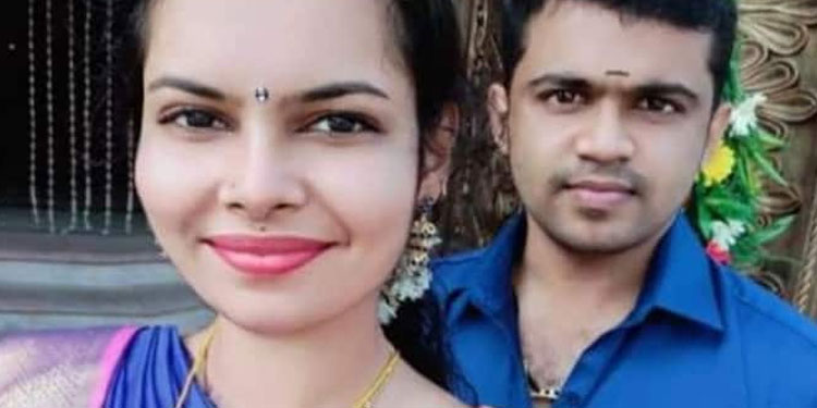 ലോഡ്ജിൽ മൃതദേഹം കണ്ടെത്തിയ സംഭവം ;  ഗായത്രിയുടേത് അരുംകൊല , ശ്വാസം മുട്ടിച്ചാണ് കൊന്നതെന്ന് പ്രവീൺ