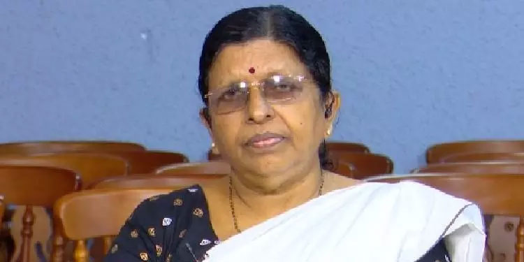 യാത്രയ്ക്കിടെ ​ഗവേഷക വിദ്യാർത്ഥിക്കു നേരെ ലൈംഗികാതിക്രമം ; യുവതിക്ക്‌ നീതി ലഭ്യമാക്കുമെന്ന് പി സതീദേവി