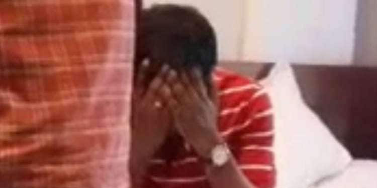 ലക്ഷ്യമിട്ടത് ലൈംഗികചൂഷണം , അധ്യാപികയെ ഹോട്ടലിലേക്ക് വിളിച്ചുവരുത്തി ; പിഎഫ് നോഡൽ ഓഫീസർ പിടിയിൽ
