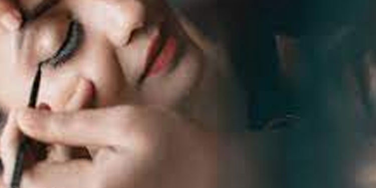 മേക്കപ്പിടുന്നതിനിടെ ലൈംഗിക അതിക്രമം ;  ബ്രൈഡൽ മേക്കപ്പ് ആർടിസ്റ്റ് അനീസ് അൻസാരിക്കെതിരെ 3 കേസ്