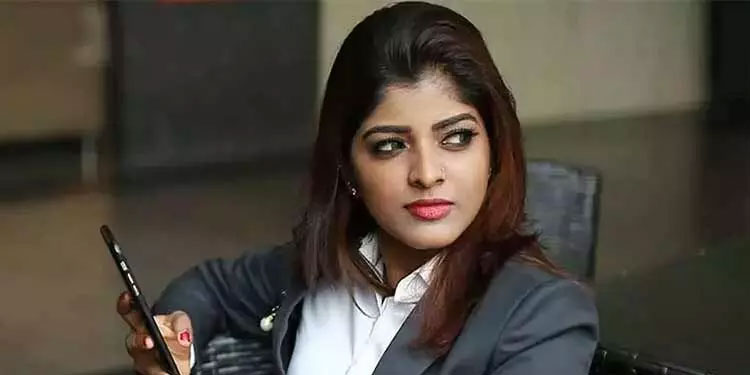 നമ്പര്‍ 18 പോക്സോ കേസ് :  അഞ്ജലി റിമ ദേവിനെ പോലീസ് ചോദ്യം ചെയ്യുന്നു