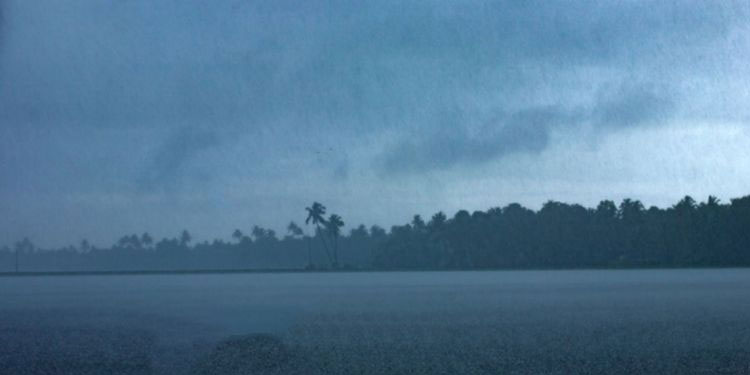 ഏഴു ജില്ലകളിൽ അടുത്ത മൂന്നു മണിക്കൂറിൽ ഇടിയോടുകൂടിയ മഴയ്ക്കു സാധ്യത