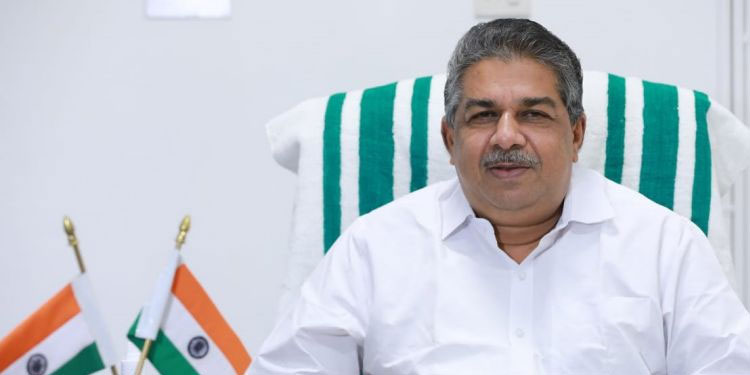 സമരത്തില്‍ തീവ്രവാദികളും ;  കുറ്റി ഊരുന്നവരെ വെറുതെ വിടില്ല: സജി ചെറിയാൻ