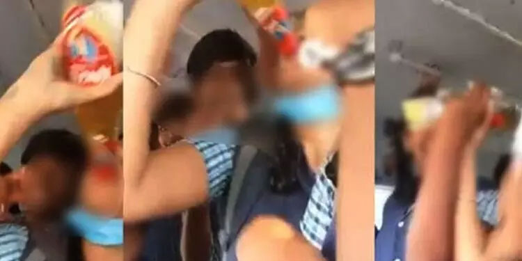 ഓടുന്ന ബസിൽ വിദ്യാർഥിനികൾ ബിയർ കുടിച്ച്​ ബഹളം വെച്ചു ; പോലീസും വിദ്യാഭ്യാസ വകുപ്പും അന്വേഷണമാരംഭിച്ചു