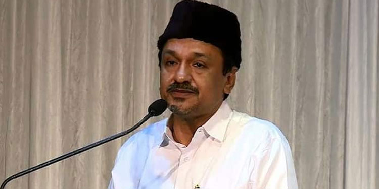 സിൽവർ ലൈൻ സമരത്തിൽ രാഷ്ട്രീയമില്ല ;   വഖഫ് സമരവുമായി ലീഗ് മുന്നോട്ടെന്നും സാദിഖലി തങ്ങൾ