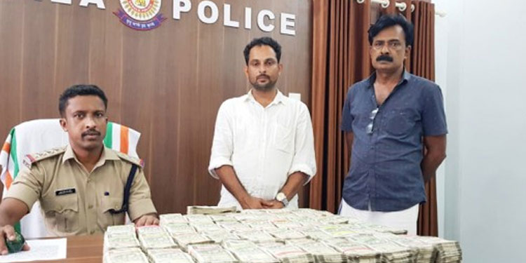 മേലാറ്റൂരിൽ വൻ കുഴൽപ്പണ വേട്ട  ; ഒരു കോടിയുടെ കുഴൽപ്പണവുമായി രണ്ടുപേർ അറസ്റ്റിൽ