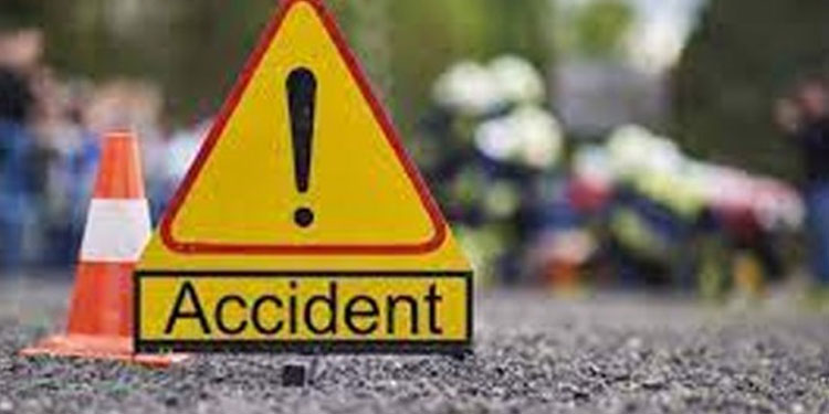 ആറ്റിങ്ങലില്‍ സ്‌കൂള്‍ ബസ് മറിഞ്ഞ് വിദ്യാര്‍ഥിക്ക് പരിക്ക്