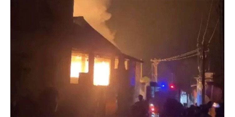 കണ്ണൂര്‍ ധര്‍മശാലയില്‍ പ്ലൈവുഡ് ഫാക്ടറിയില്‍ വന്‍ തീപിടുത്തം