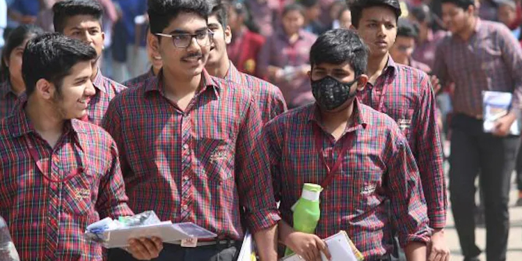 ചോദ്യപേപ്പർ ചോർന്നു ; 12-ാം ക്ലാസ് ഇംഗ്ലീഷ് പരീക്ഷ റദ്ദാക്കി ഉത്തർപ്രദേശ്