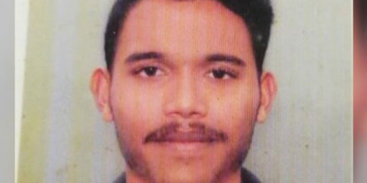 വീട്ടുമുറ്റത്ത് നിർത്തിയിട്ട കാറിൽ യുവാവ്‌ മരിച്ചനിലയിൽ