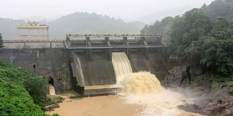 ഇടുക്കി കല്ലാർ ഡാമിൽ രണ്ടുപേർ ചാടിയതായി സംശയം ; തിരച്ചിൽ ഊർജിതം