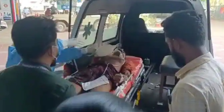 മധ്യവയസ്കയായ കാമുകിയെ വെട്ടിയ ശേഷം 60കാരനായ കാമുകൻ ആത്മഹത്യക്ക് ശ്രമിച്ചു ; ഇരുവരും ഗുരുതരാവസ്ഥയിൽ
